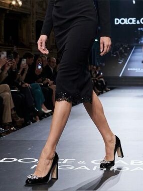 DOLCE & GABBANA RunwayJeweled Black Patent Pumps Block Heel 35.5/5.5 - NIB